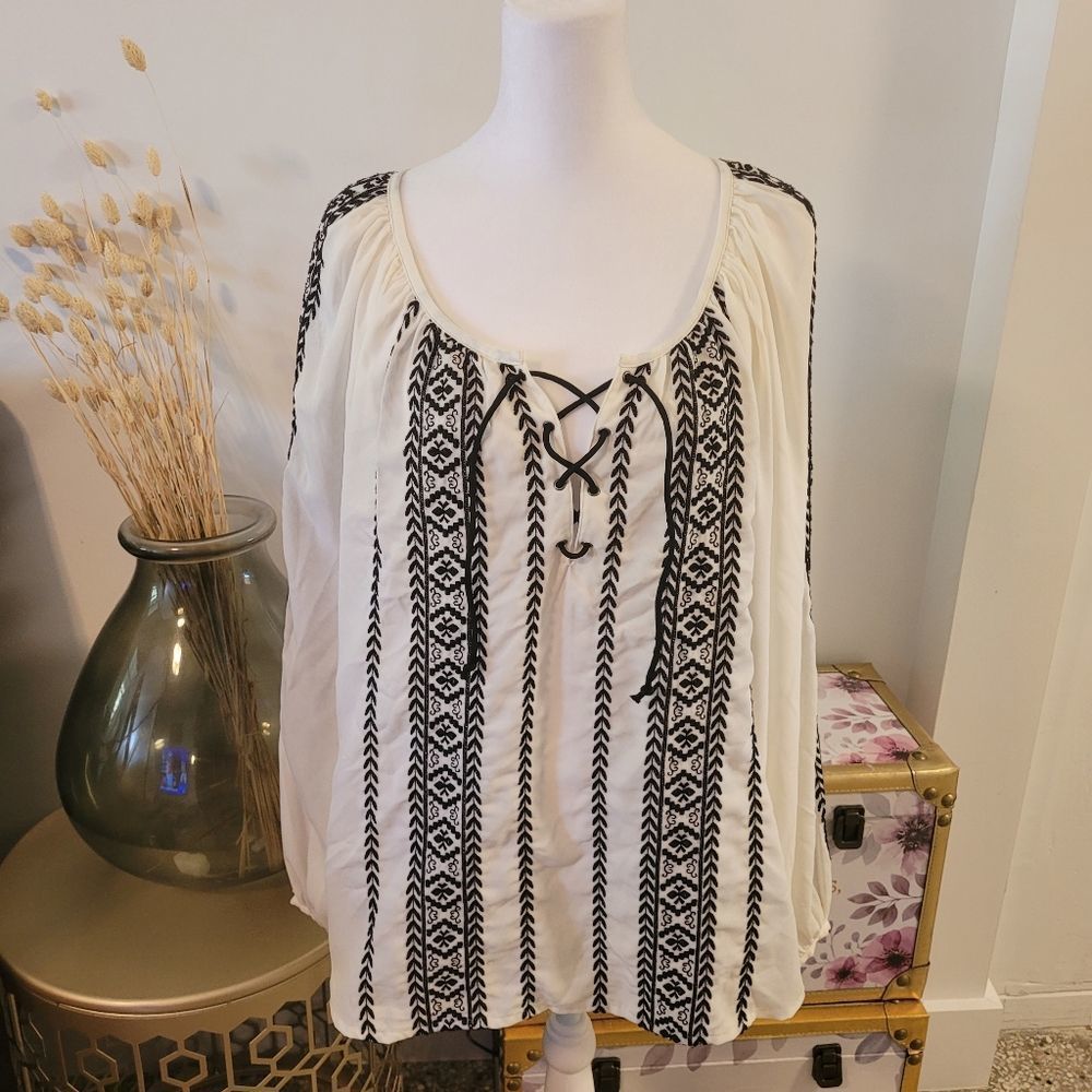 H&M Women's Bohannon Long Sleeve Crochet Top Size 10